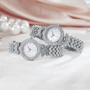 Women Fashion Elegant Wristwatch Quartz Watch For Girl Ladies ( Without Box)